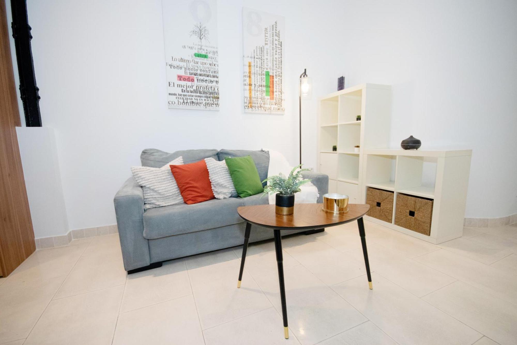 For You Rentals Apartamento Temporal Con Encanto En Malasana Min24 Madrid Exterior foto